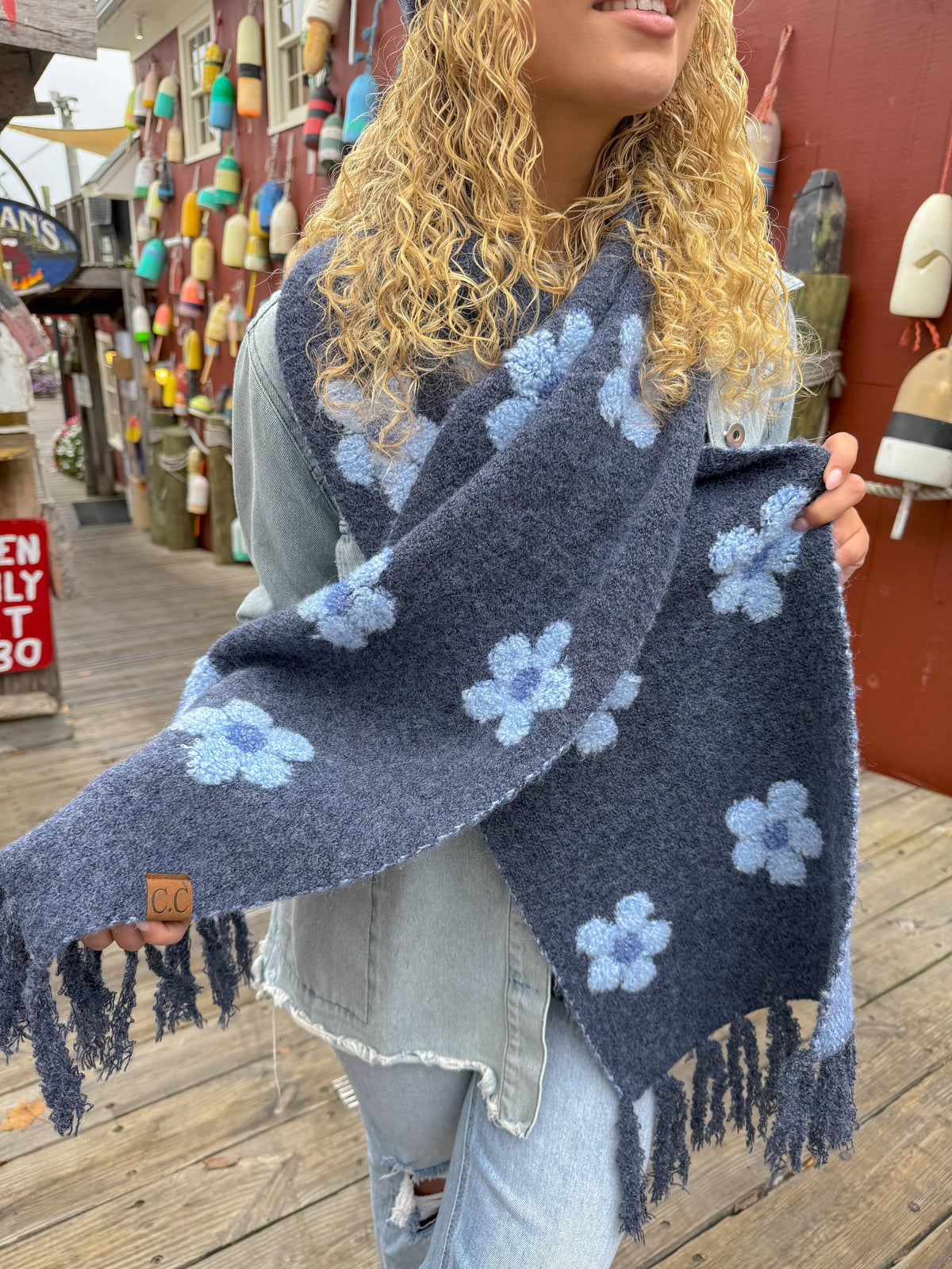 Daisy Pattern Scarf