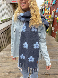 Daisy Pattern Scarf