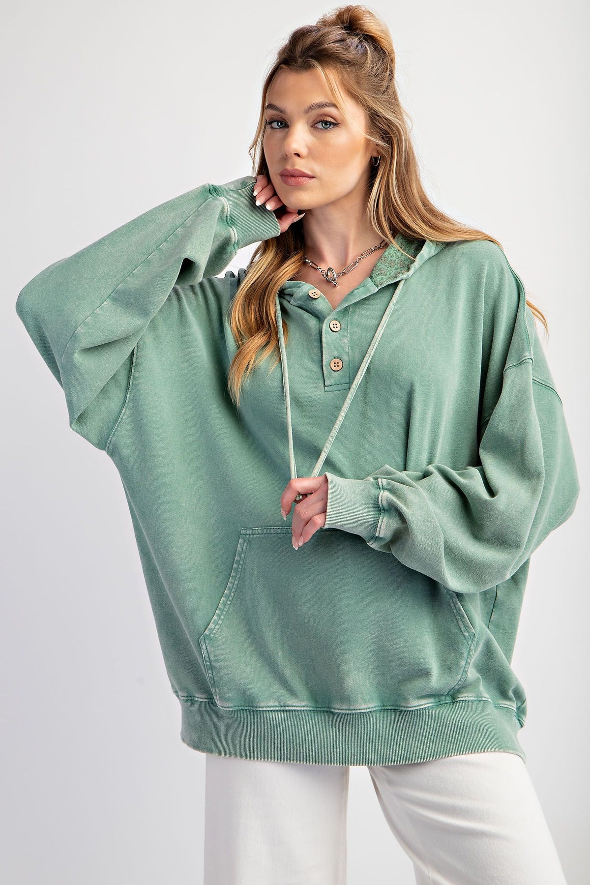 Mineral Wash Peace Pullover