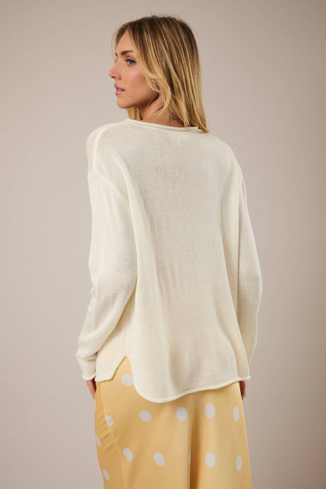 ROUND ROLL UP NECK LEMON GRAPHIC SWEATER
